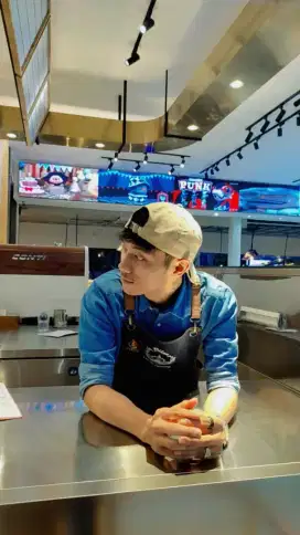Mencari pekerjaan sebagai barista atau waiters club