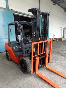 Forklift Toyota 3 ton threelift 5,5 meter forklip forklif