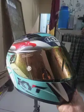 KYT R10 Aquamarine
