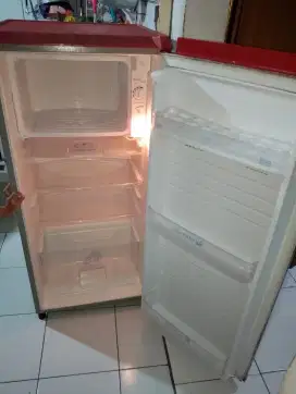 PRELOVED KULKAS 1 PINTU SANYO