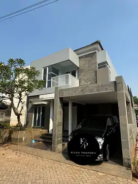 Dijual Rumah Hook ada Kolam Renang di Villa Mutiara Cibubur, Harjamukt