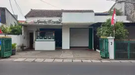 Disewakan Kios di Jalan Besar