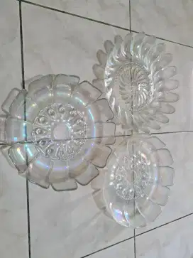 Set Piring Saji