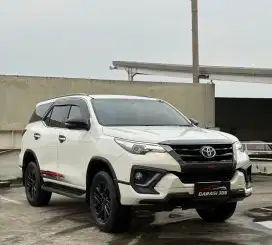 Toyota Fortuner TRD VRZ 4x2 AT kick Sensor Tahun 2019 km 82 rb