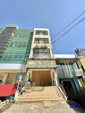 Ruko 4,5 lantai di Kompleks Wonokitri di Jalan Mayjend Sungkono