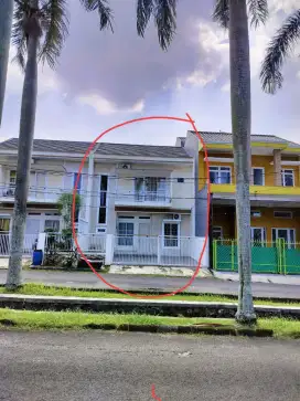 Di jual rumah semi furnished di regency vill melati mas