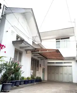 Rumah dijual 2 Lantai di Sayap Sudirman Bandung Kota