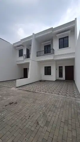 RUMAH MEWAH SIAP HUNI 2 LANTAI DEKET KE PLAZA PONDOK GEDE
