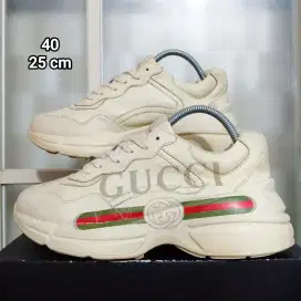 Sepatu Gucci Rhyton Logo Made Italy