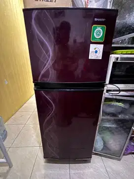 Kulkas sharp 2 pintu