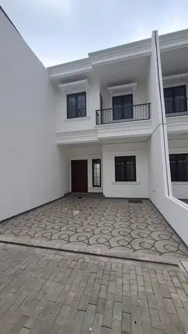 NYAMAN MURAH RUMAH 2 LANTAI LOKASI STRATEGIS