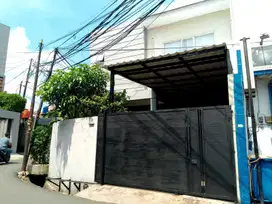 Rumah 2lt LT 187m² di Jl Bungur II Kebayoran Lama Jaksel