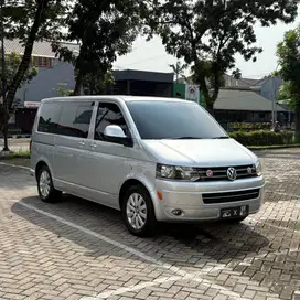 VW CARAVELLE 2.0 TDI