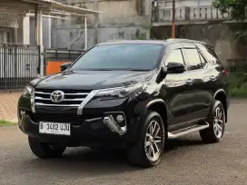 Toyota Fortuner 2.4 VRZ AT Nik 2019 Low KM Records Tangan 1