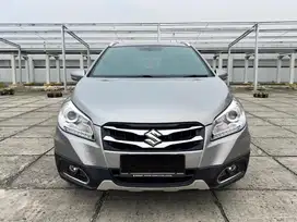DP 15JT [LOW KM 51.000] SUZUKI SX4 SCROSS AT 2017 GREY TT 2018