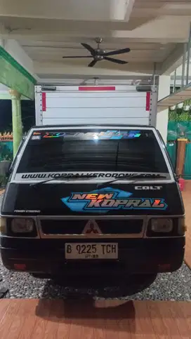JUAL CEPAT Mitsubishi L300 BOX