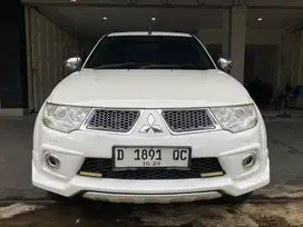 Cash Pajero Sport Dakar Limited 2.5 4x2 Diesel 5 A/T 2013 Putih Low KM