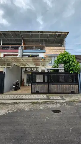 Disewakan Rumah 4 Lantai Furnished di Jl. Borobudur, Lowokwaru Malang