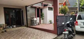 Jual Runah 2 Lt luas 121 area antapani