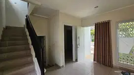 Dijual Rumah Di Dalam Cluster Chyntia Sumarecon Bandung
