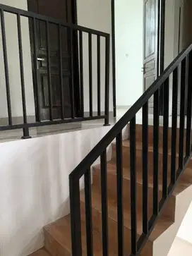 Rumah 2 Lantai Nyaman dan Asri Pake Bangetttt !!