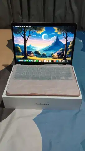 Apple MacBook Air M1 13.3 – Seperti Baru, Fullset, Rose Gold