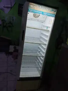 Jual bu kulkas pendingin minuman ukuran tinggi 170 cm merk POLYTRON