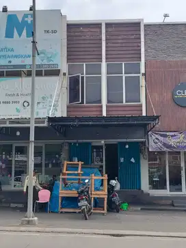 Disewakan Ruko 2 lantai jalur ramai di boulevard kota wisata Cibubur