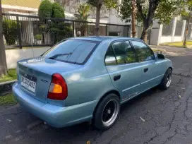 Hyundai verna th 2002