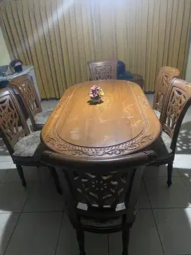 Meja makan kayu jati ukiran