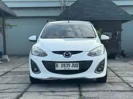 TDP 13JT MAZDA 2 R AT MATIC AUTOMATIC 2013 PUTIH LOW KM