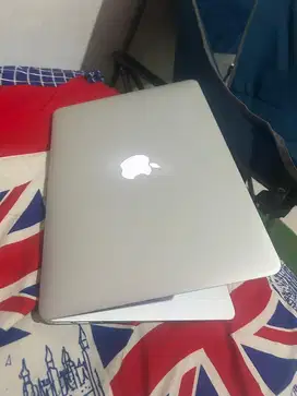Macbook air 2017 8gb/128 gb 13 inch