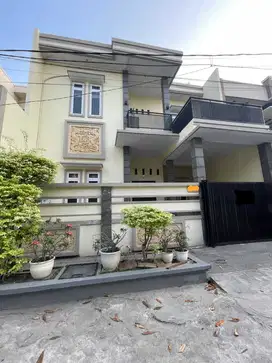 Dijual rumah 4KT 2 lantai dalam cluster di Harapan Indah  Bekasi
