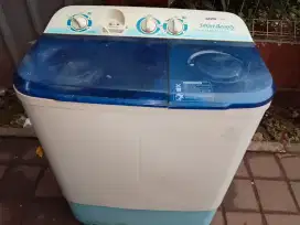 Mesin cuci merek sanyo 7/4 kilo normal tinggal pake