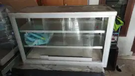 Dijual etalase, bekas tapi masih muluss sekali!!