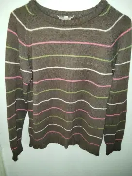Sweater rajut adem