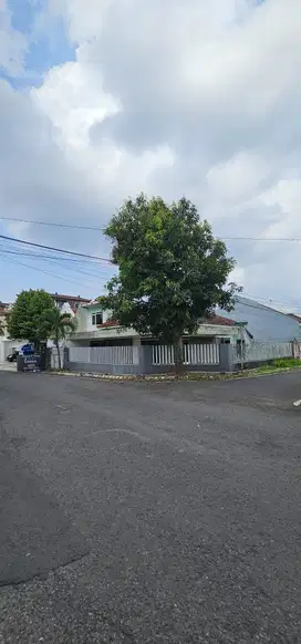 Tanah bagus buat kos elite di bunga nusa indah suhat posisi hook pojok