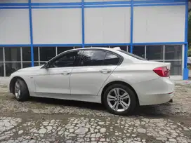BMW 320i 2013 Bensin