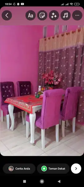 Meja makan bludru wrna pink