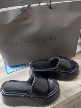 Selop charles & keith