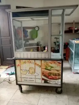 Etalase/gerobak dagang