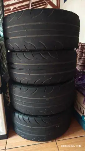 Ban semi slick 651 sport accelera 235/35  R19