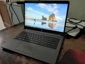 LAPTOP  HP CORE i5 GEN 8 RAM 8 GB SSD 240  GB ANTI LEMOT NO MINUS