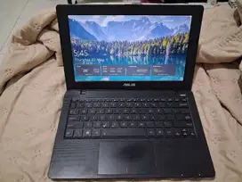 Netbook Asus X200M