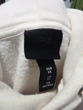 Hoodie H&M Wanita Bacis BW