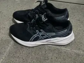 Sepatu olahraga Asics  uk 44-28cm