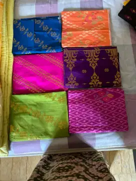 Sarung asli Donggala dan Palembang