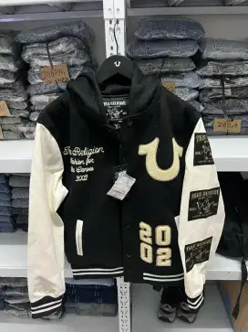 Jaket Varsity true Religion original size M