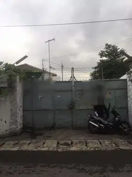 Ex Pabrik Kain di JL. BABAKAN TAROGONG (100m dr jl. Ters. pasirkoja)