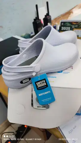 Sandal Safety Jogger Putih